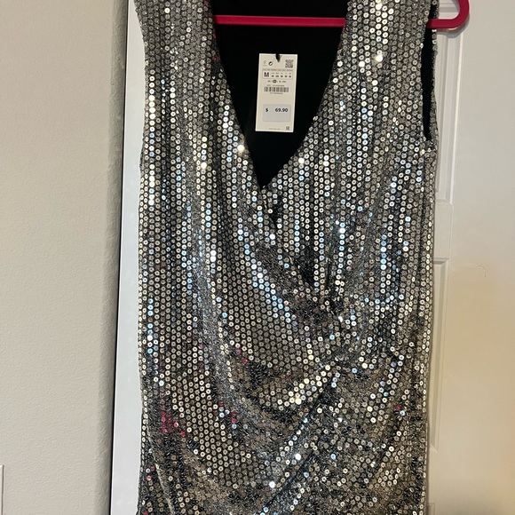 Zara dress - Picture 2 of 6